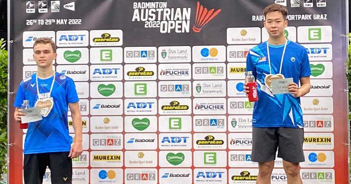 Yeoh Seng Zoe (right) on the podium after winning the Austrian Open on Sunday